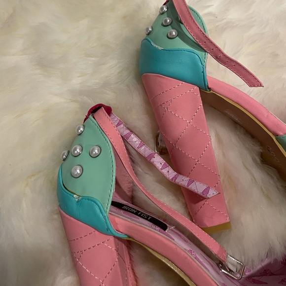 Iron Fist LICK ME PLATFORM HEELS - Picture 6 of 7